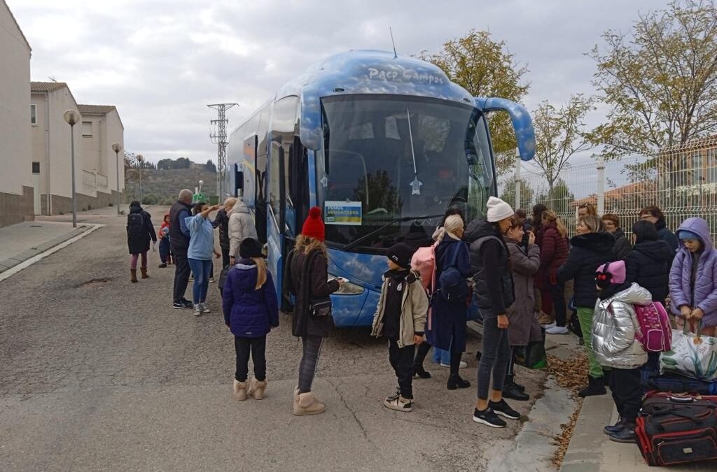 Forestalia recibe el tercer autobús con personas refugiadas de la guerra de Ucrania